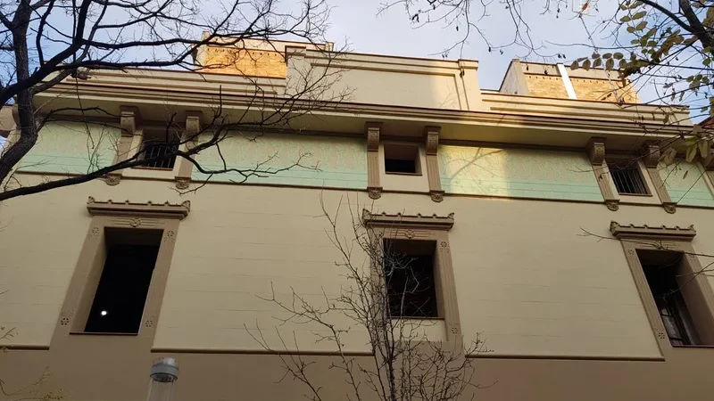 Pintar una Comunidad de Vecinos en Barcelona: guía completa
